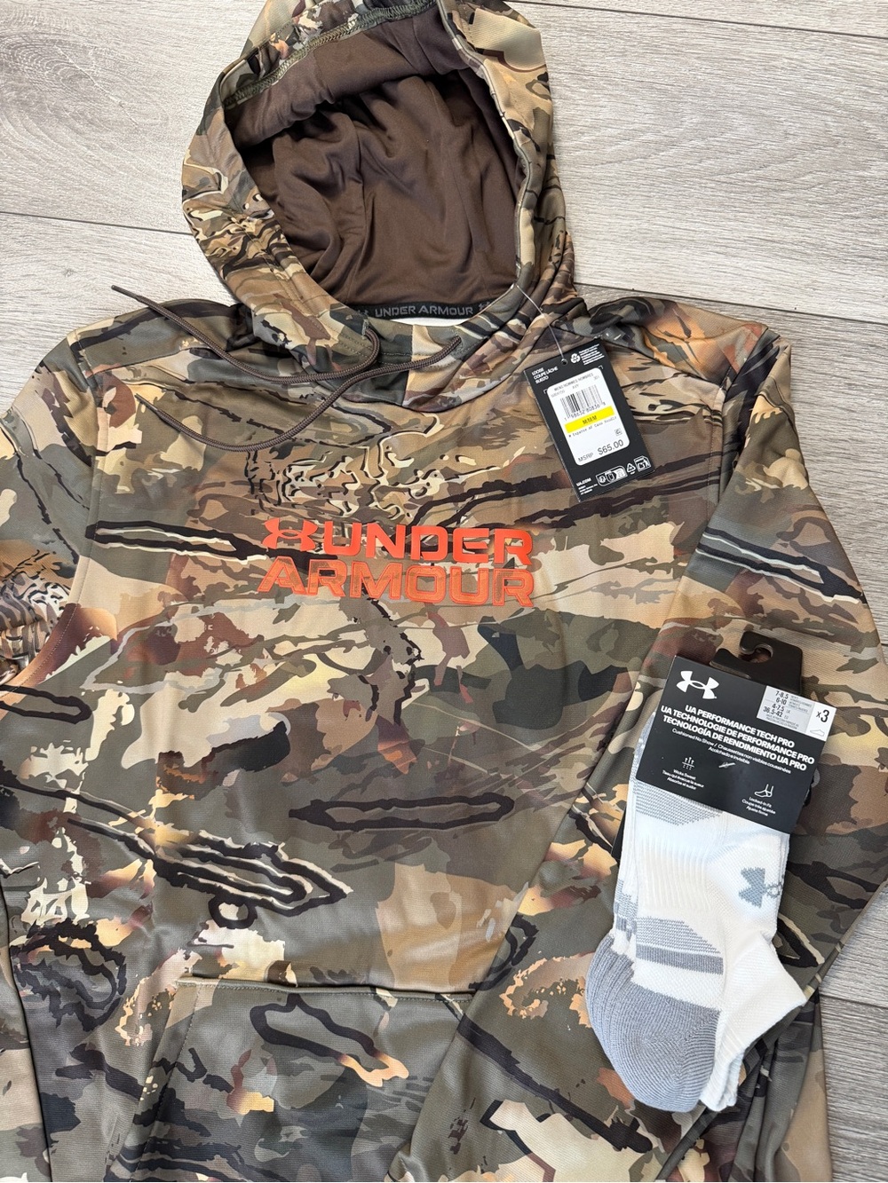 Under Armour Men’s Bundle Hoodie and Socks NWT Size Medium